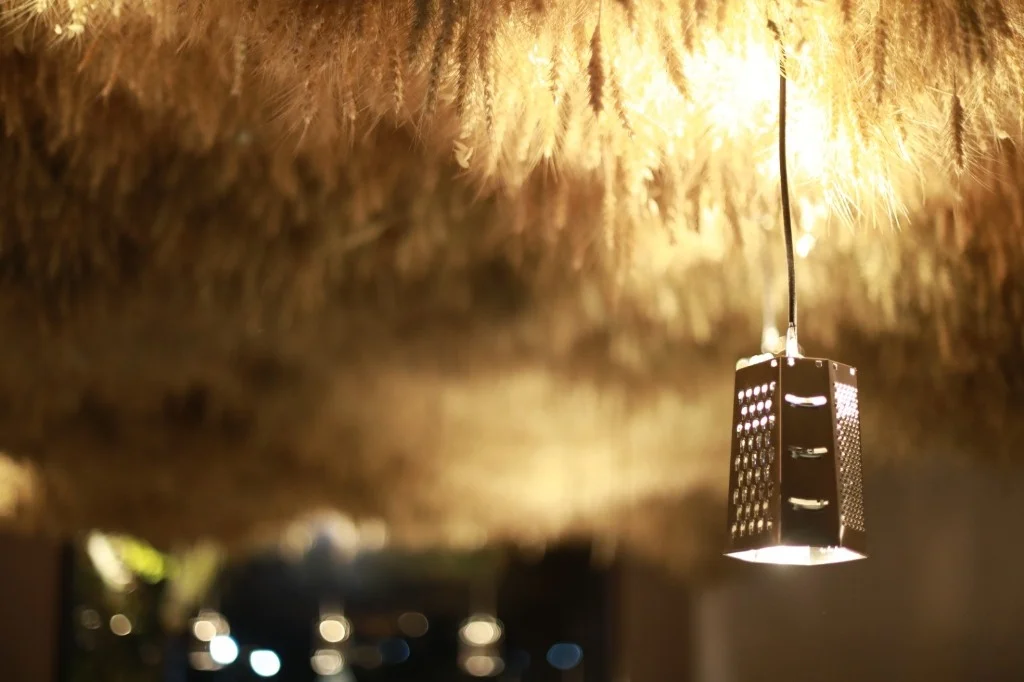 Surface Construcciones — Morchella, detalle de iluminación cálida en cielorraso