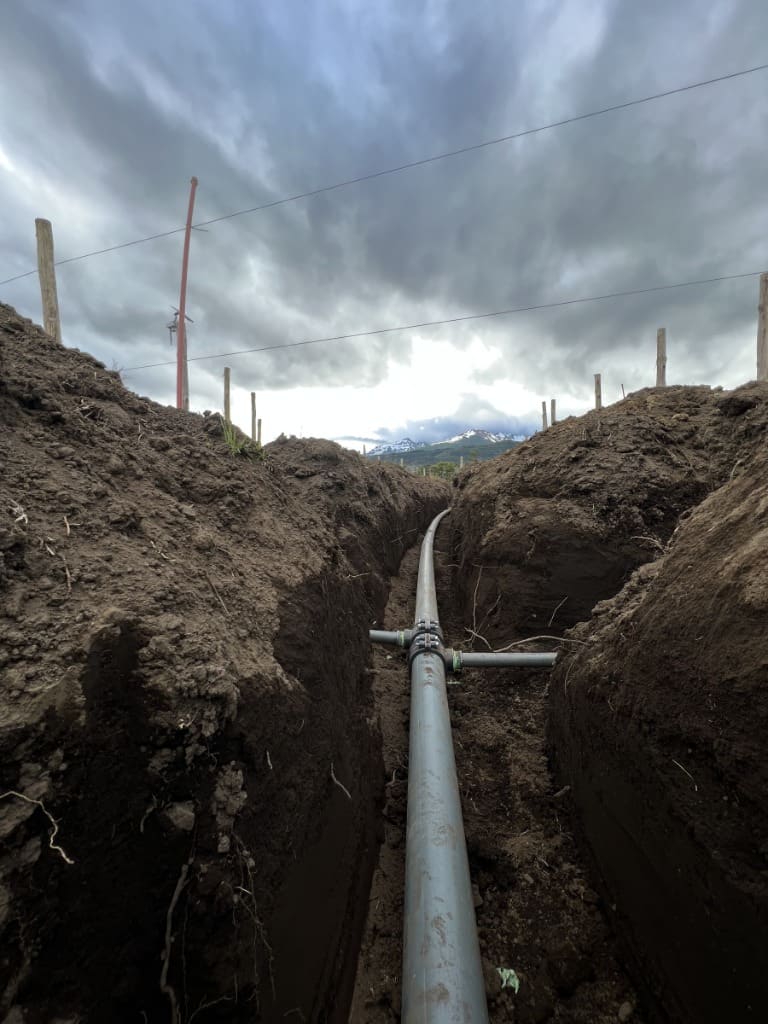 Surface Construcciones — Viñedo y bodega en Trevelin (Patagonia), estado previo del terreno antes de la obra