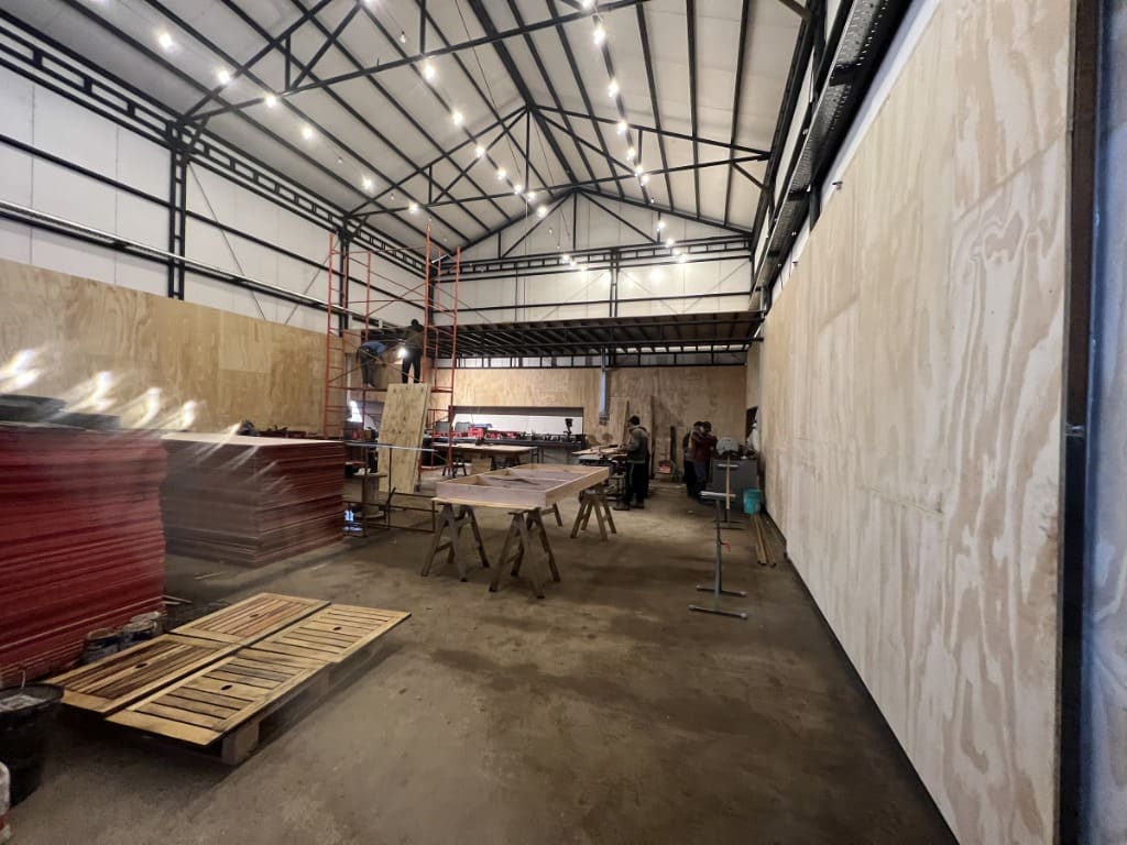 Surface Construcciones — Viñedo y bodega en Trevelin (Patagonia), obra en construcción, interior